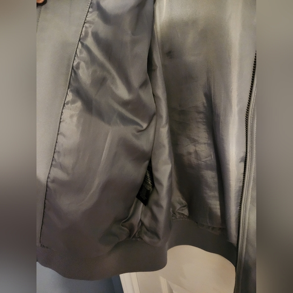 GUESS Men's XXL water-resistant jacket. - Picture 7 of 16